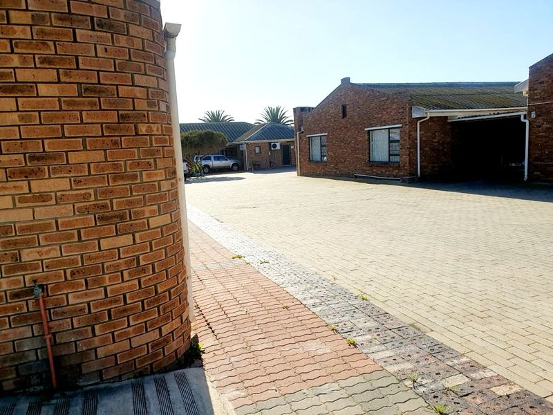 Block of Flats for Sale in Lambertsbaai - Photo 2