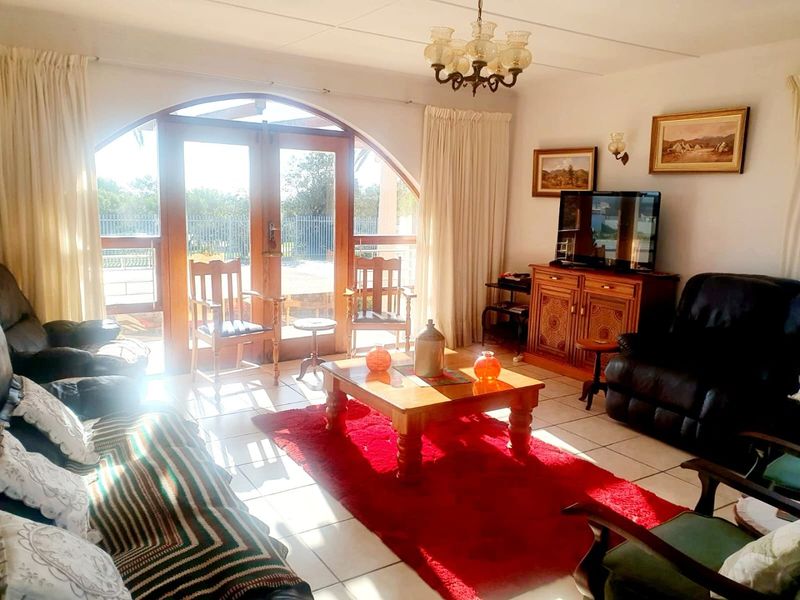Spacious Coastal Property for Sale in Lambertsbaai – Ideal for Extended Family Living or Investment - Photo 2