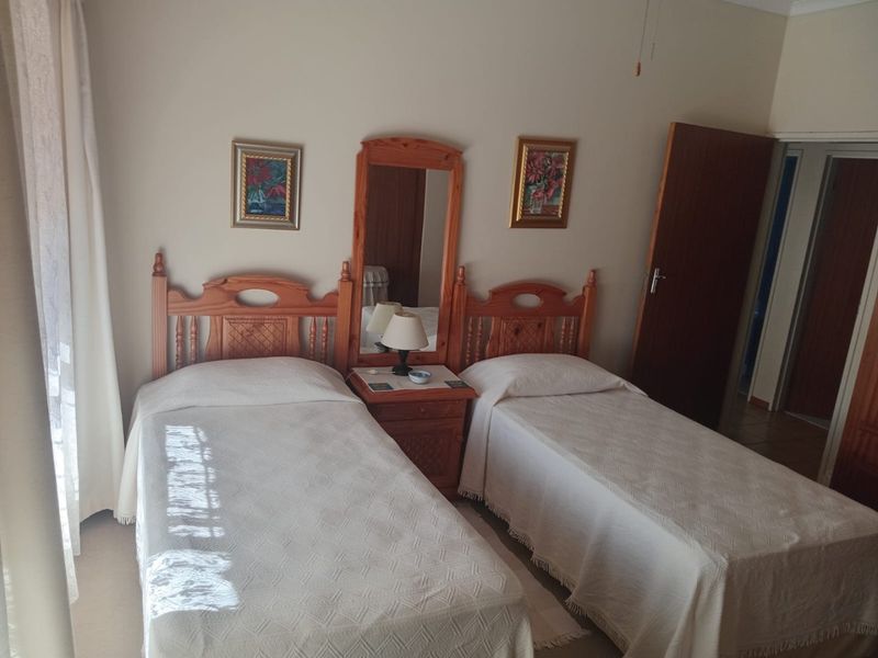 Huge Family Home for Sale in Vanrhynsdorp, Namaqualand – Under R2 Million! - Photo 1