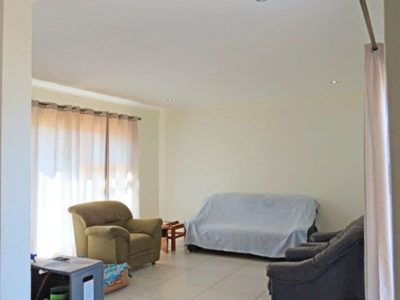 Country Living, Perfectly Positioned – Modern Family Home in Darling - Photo 8