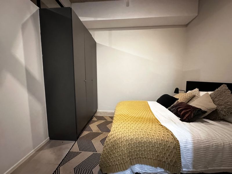 Modern 1-Bedroom Fully Furnished Apartment to Rent in Sandton - Photo 6