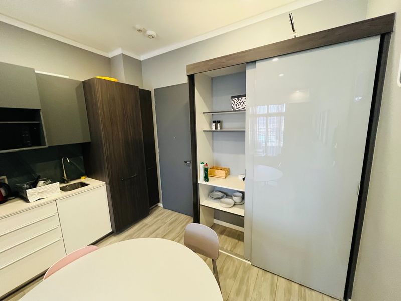 Luxury meet experience, spacious one luxury bedroom apartment in Menlyn - Photo 2