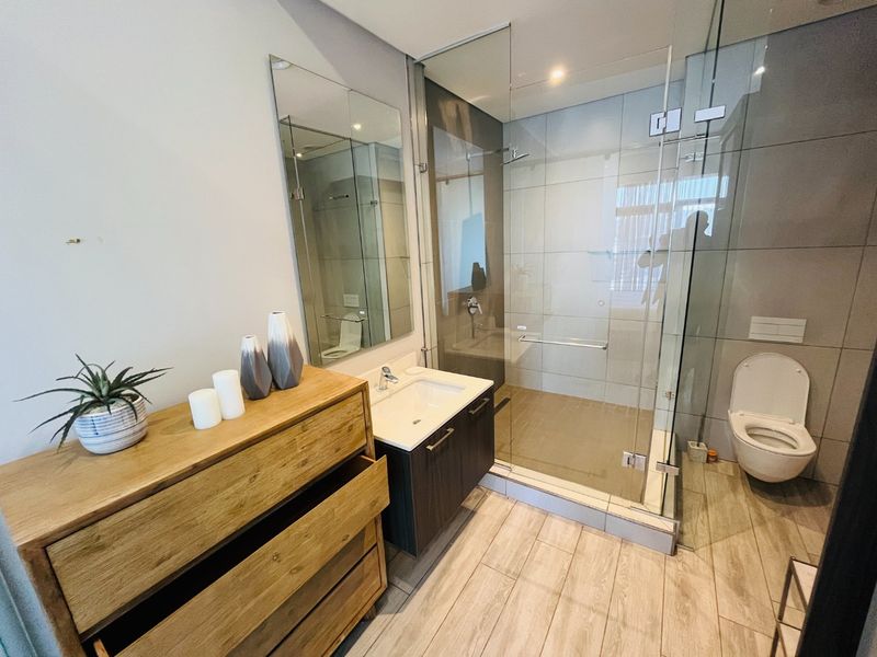 Luxury meet experience, spacious one luxury bedroom apartment in Menlyn - Photo 8
