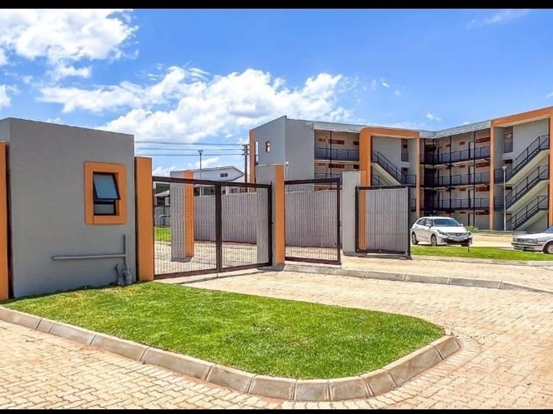 Modern 1-Bed Off-Grid Apartment in Protea Glen - Photo 10
