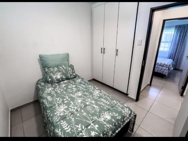 Eco-Friendly 2-Bed Off-Grid Apartment in Protea Glen - Photo 10