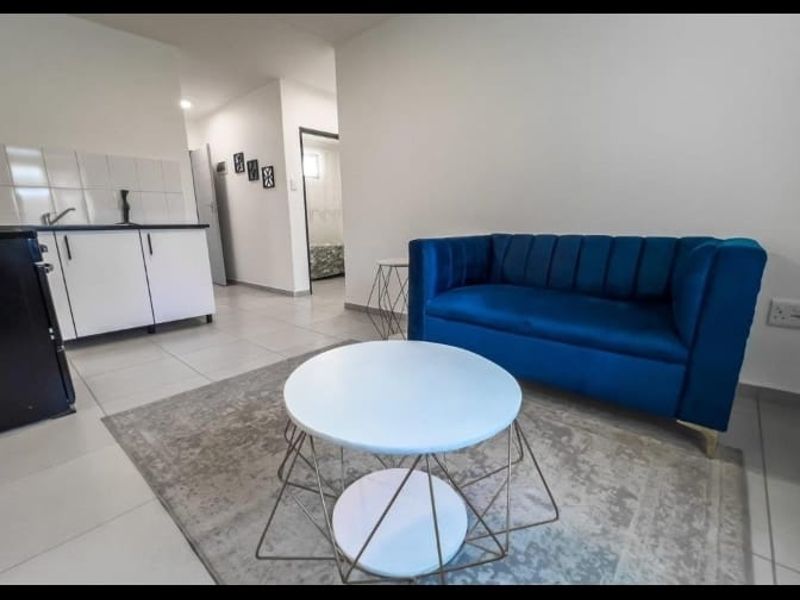 Eco-Friendly 2-Bed Off-Grid Apartment in Protea Glen - Photo 9