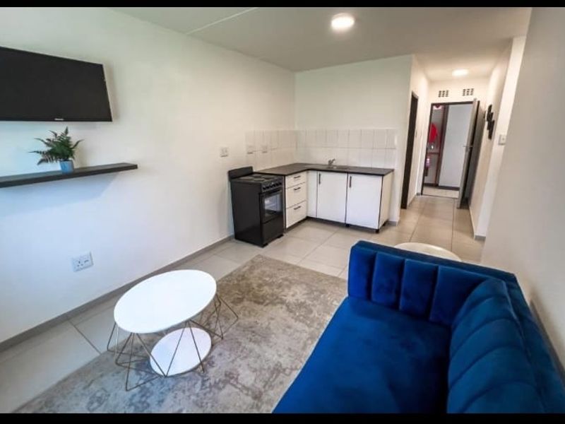 Eco-Friendly 2-Bed Off-Grid Apartment in Protea Glen - Photo 8