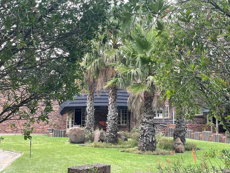 Exceptional Lifestyle Estate Property | Luxury Family Home, Cottage & Outstanding Investment Opportunity - Photo 10