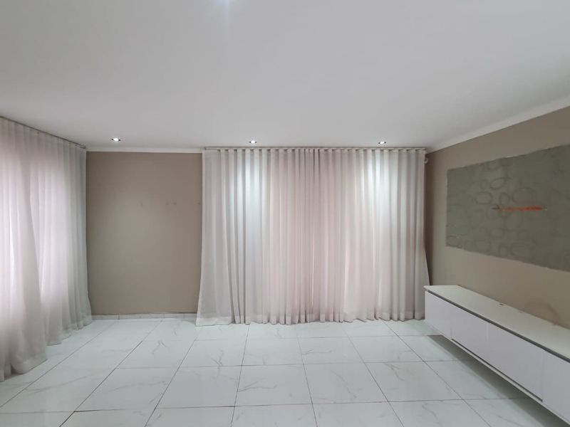 3 bedroom for sale in Leondale Gardens - Photo 6