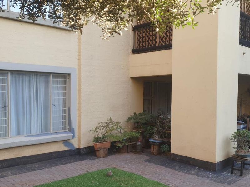 Investment opportunity with good tenants contract in place - Photo 1