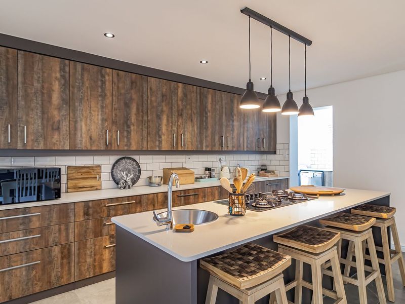 Stop trying to squeeze your family into a standard beach house. What if you could have the ultimate entertainer's dream, without sacrificing your private sanctuary? - Photo 3