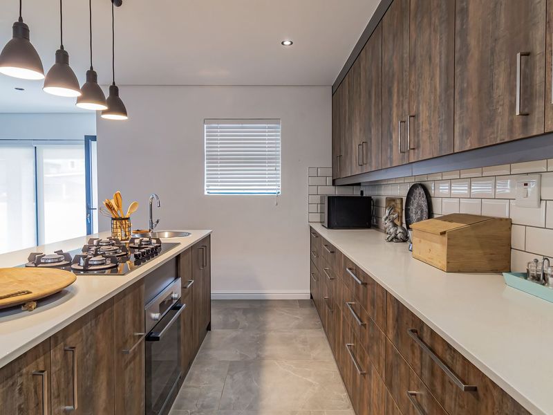 Stop trying to squeeze your family into a standard beach house. What if you could have the ultimate entertainer's dream, without sacrificing your private sanctuary? - Photo 10