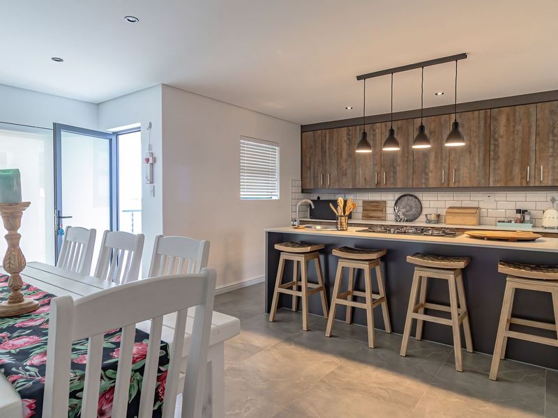 Stop trying to squeeze your family into a standard beach house. What if you could have the ultimate entertainer's dream, without sacrificing your private sanctuary? - Photo 9