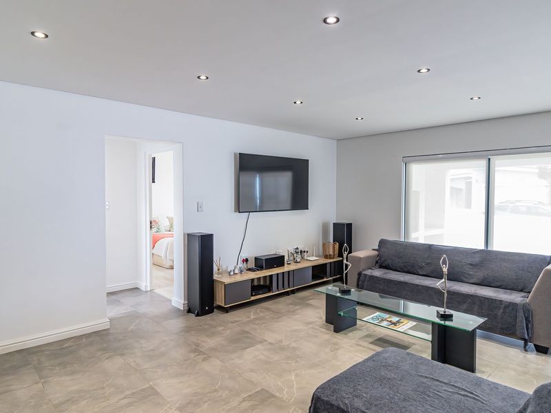 Stop trying to squeeze your family into a standard beach house. What if you could have the ultimate entertainer's dream, without sacrificing your private sanctuary? - Photo 7