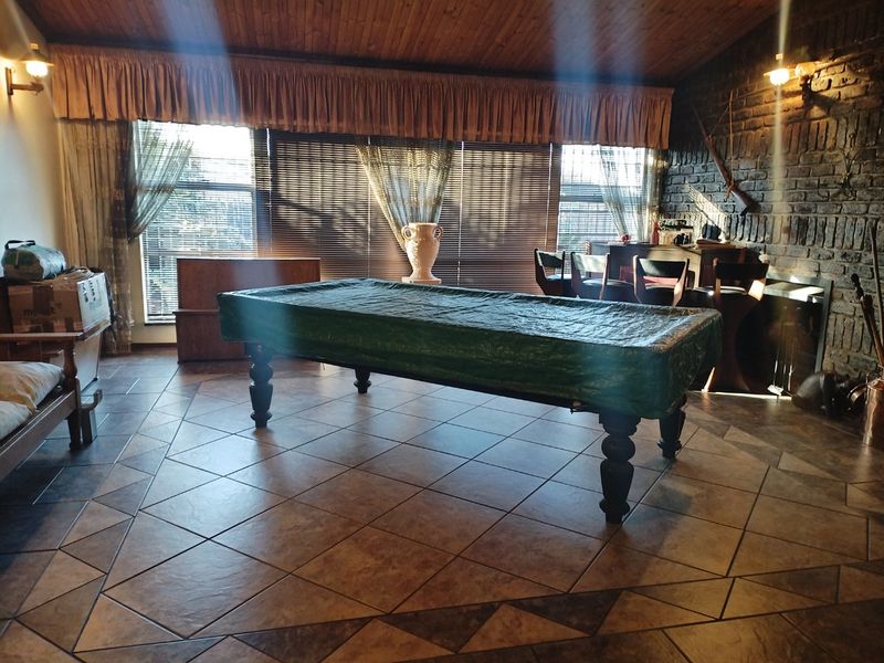 4 Bedroom House for Sale in Edelweiss  - Photo 6