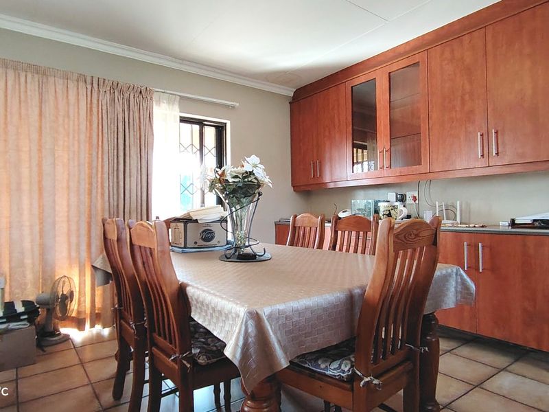 Versatile 2.1ha smallholding - Photo 10