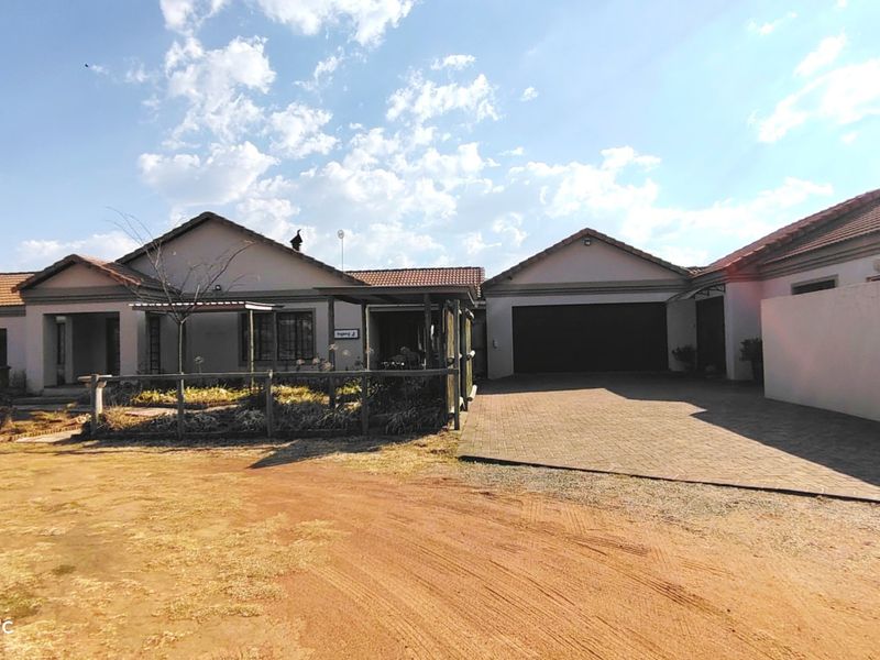 Versatile 2.1ha smallholding - Photo 2