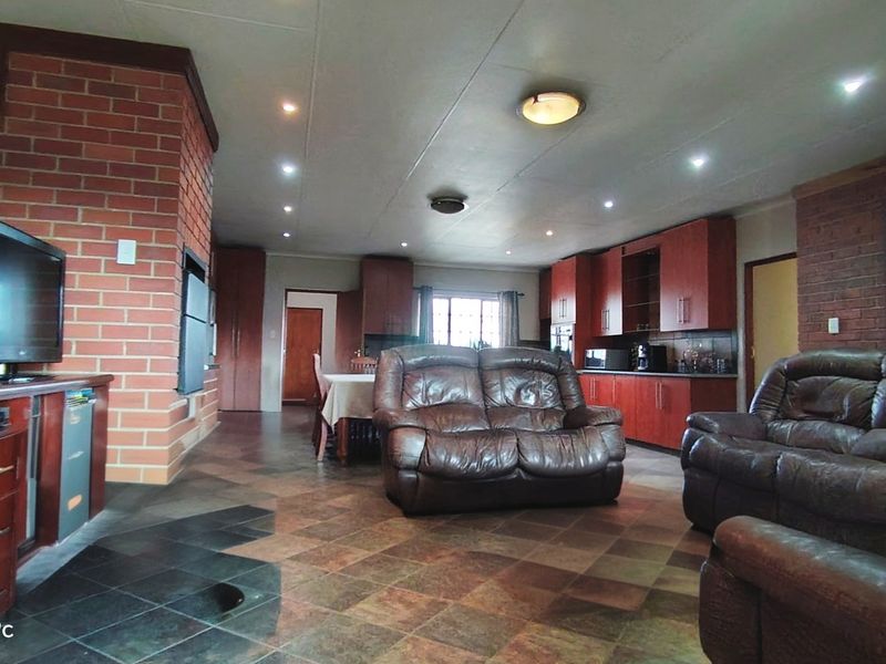 Versatile 2.1ha smallholding - Photo 5