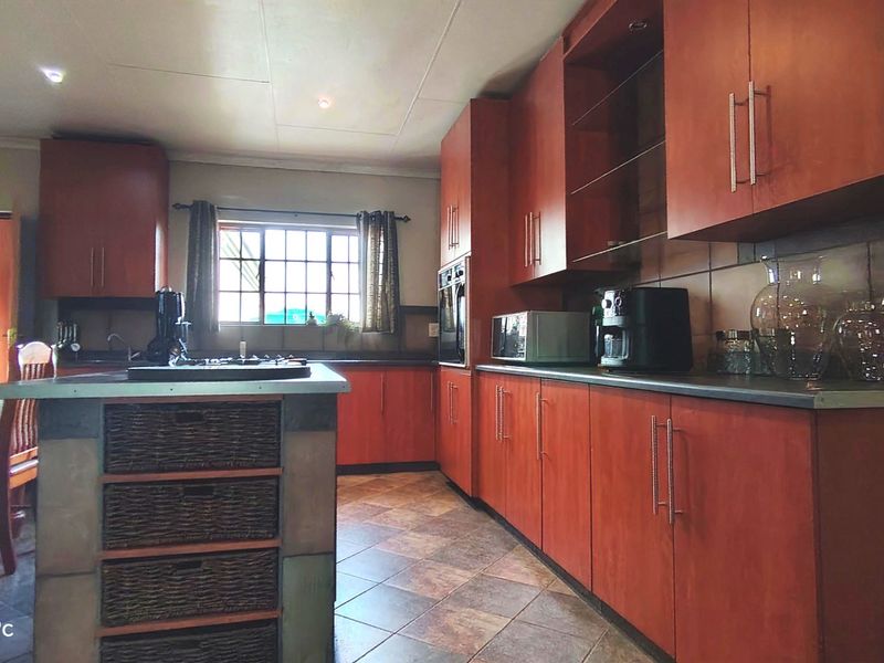 Versatile 2.1ha smallholding - Photo 3