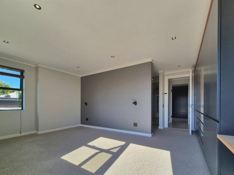 Architectural Designer Home with Rooftop Terrace in Waterkloof Heights - Photo 9