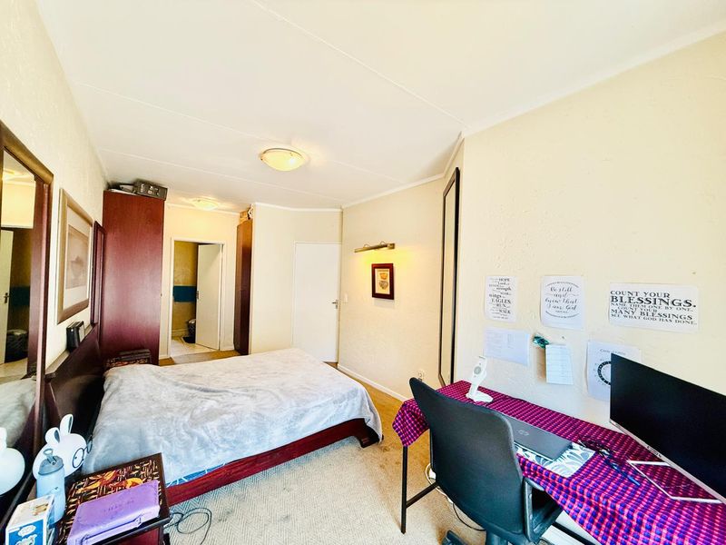 Modern 2-Bedroom Apartment in Houghton Flats - Photo 9
