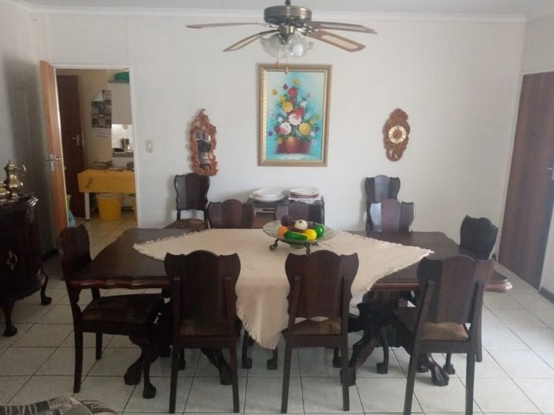 Spacious 5 bedroom family home in Flimieda with ample parking - Photo 8