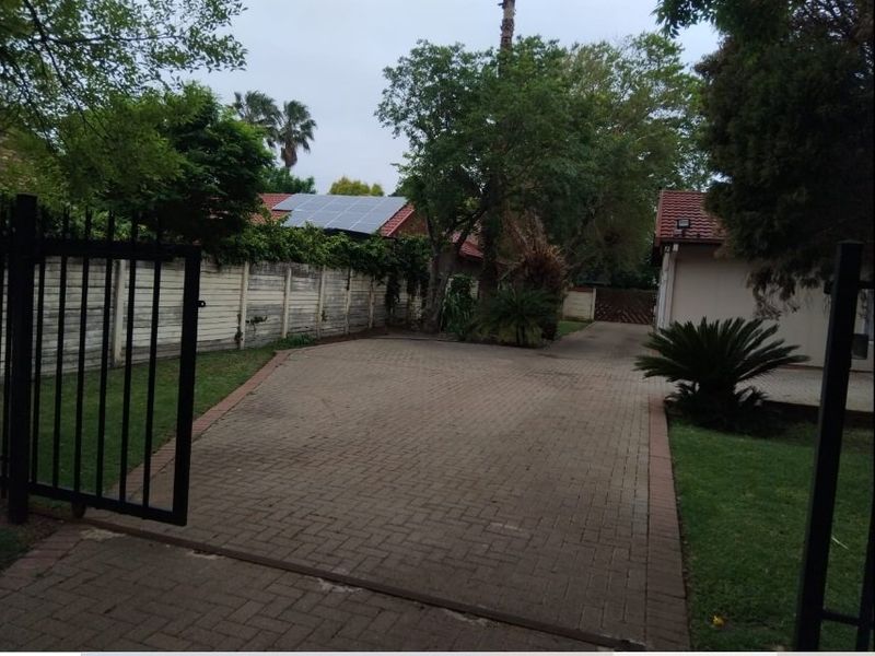 Spacious 5 bedroom family home in Flimieda with ample parking - Photo 6