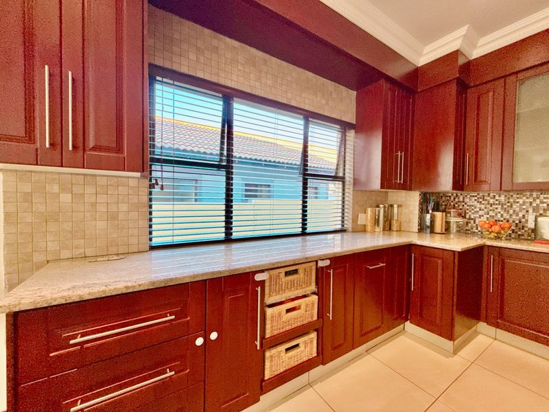 A Contemporary Corner-Stand Home  for Sale in Blue Valley Golf Estate - Photo 6