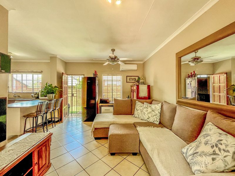 Charming 2 Bedroom Townhouse for Sale in Stoneridge - Photo 6
