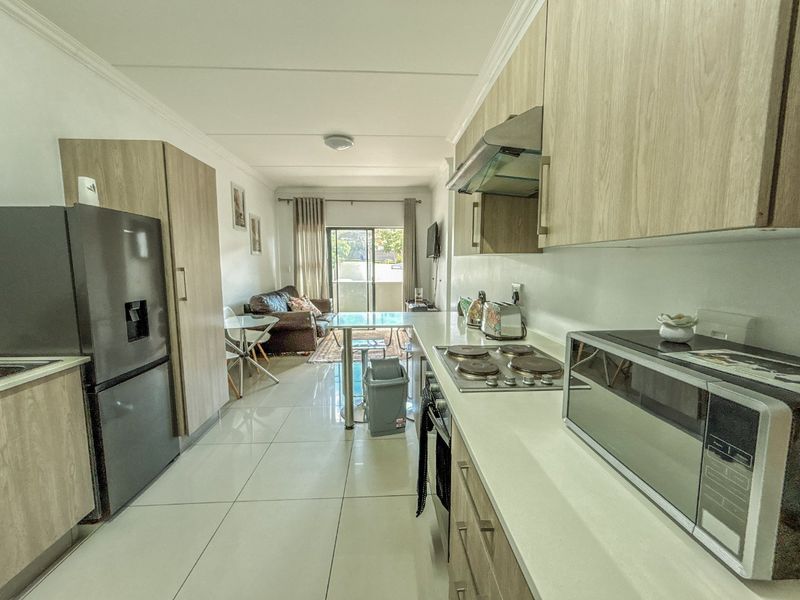 Modern Look-Up and Go 1 Bedroom Apartment /Flat for sale in Halfway Gardens - Photo 2