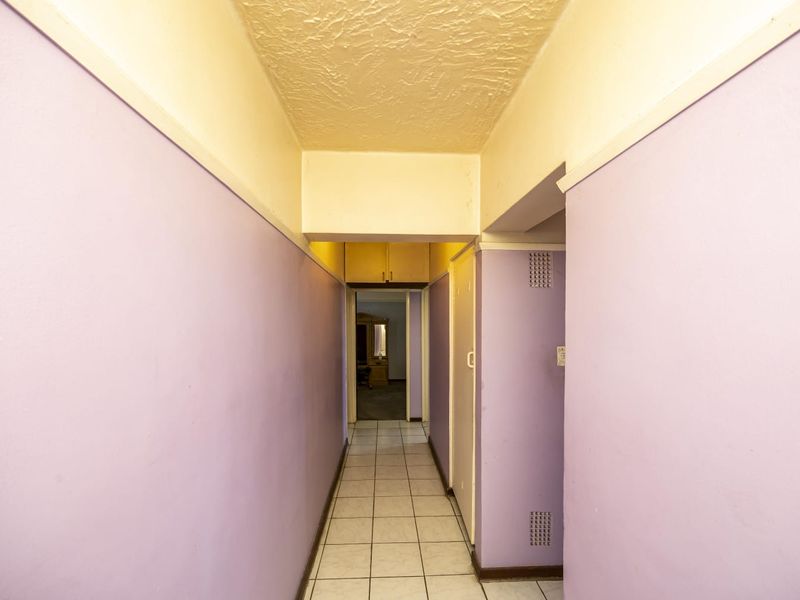 3 Bedroom Apartment for Sale in Southernwood  - Photo 10