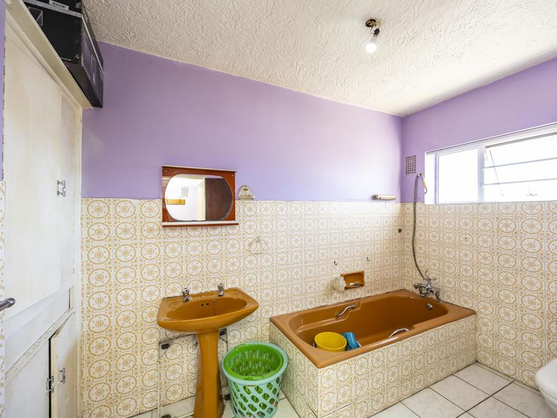 3 Bedroom Apartment for Sale in Southernwood  - Photo 7