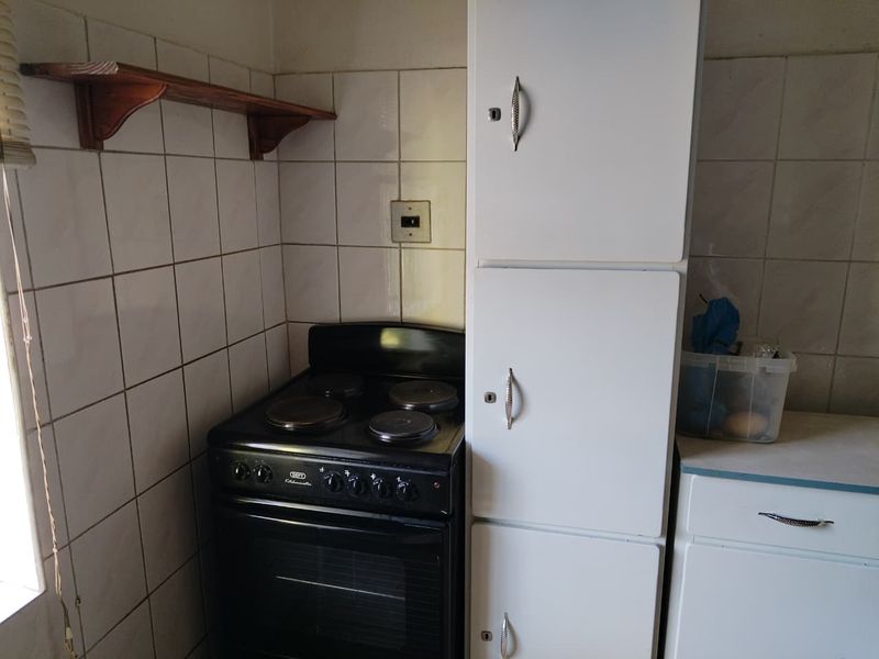 R1,200,000 | Secure 3-Bed Danville Home w/ Garage + Carport + Braai Area - Photo 4