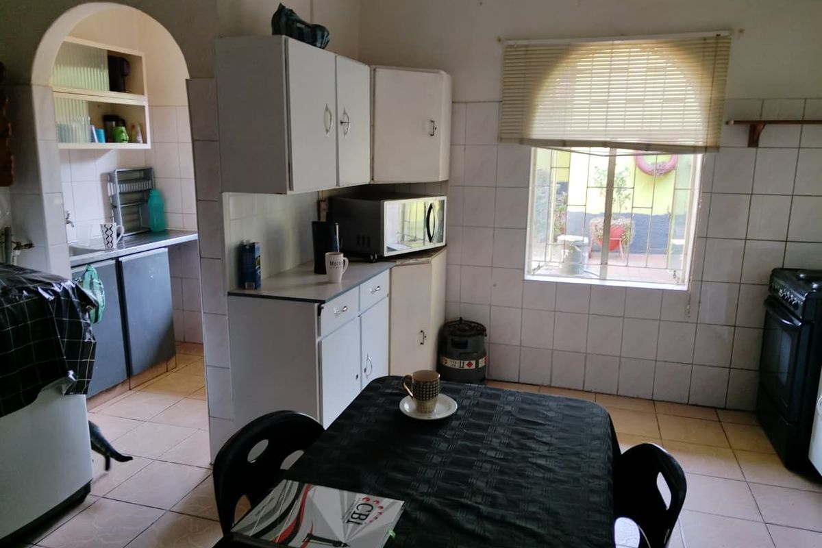 R1,200,000 | Secure 3-Bed Danville Home w/ Garage + Carport + Braai Area - Photo 2