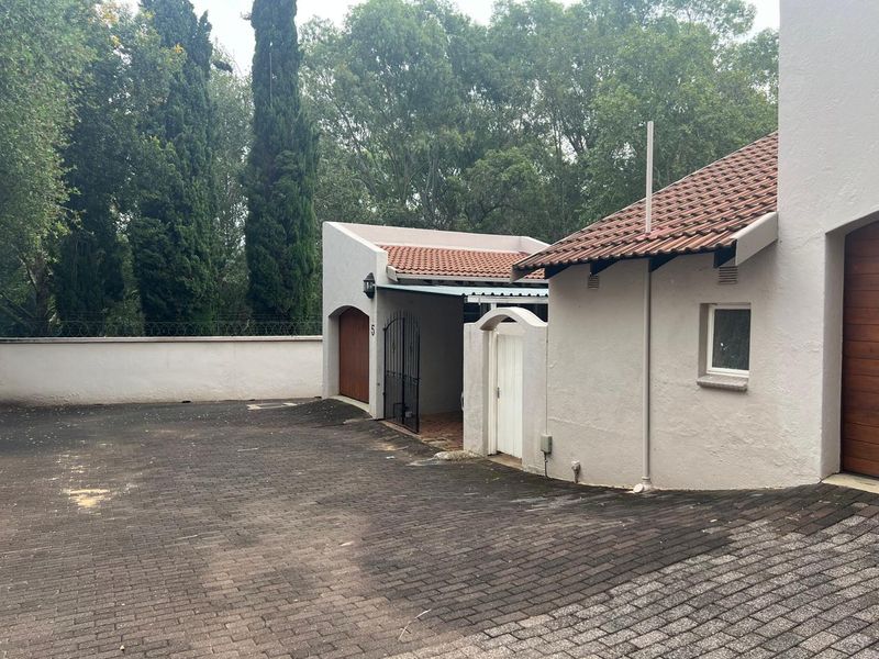 Peaceful 2-Bedroom Townhouse with Loft in Sought-After Paulshof - Photo 3