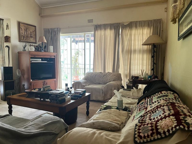 Peaceful 2-Bedroom Townhouse with Loft in Sought-After Paulshof - Photo 5