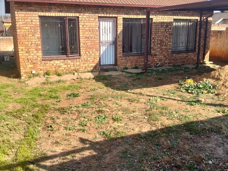Affordable 3-Bed Family Home in Danville  R990,000 - Photo 1