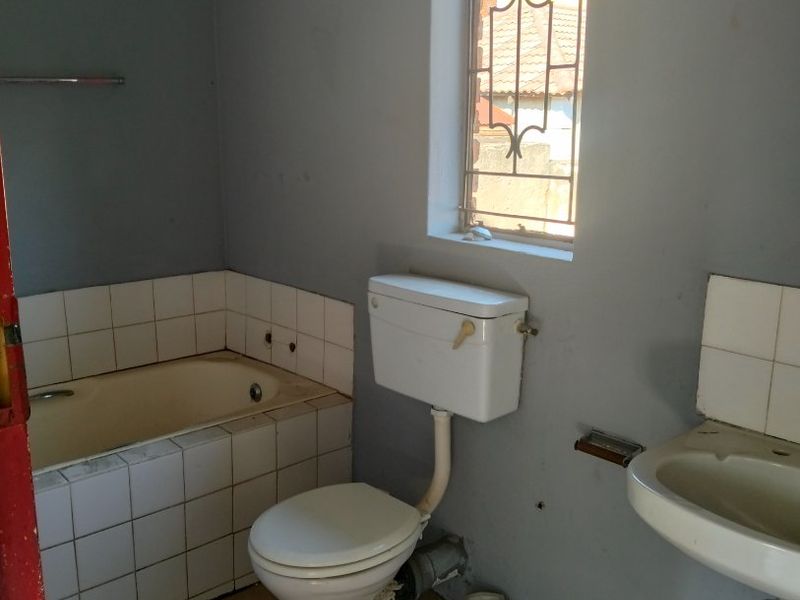 Affordable 3-Bed Family Home in Danville  R990,000 - Photo 10