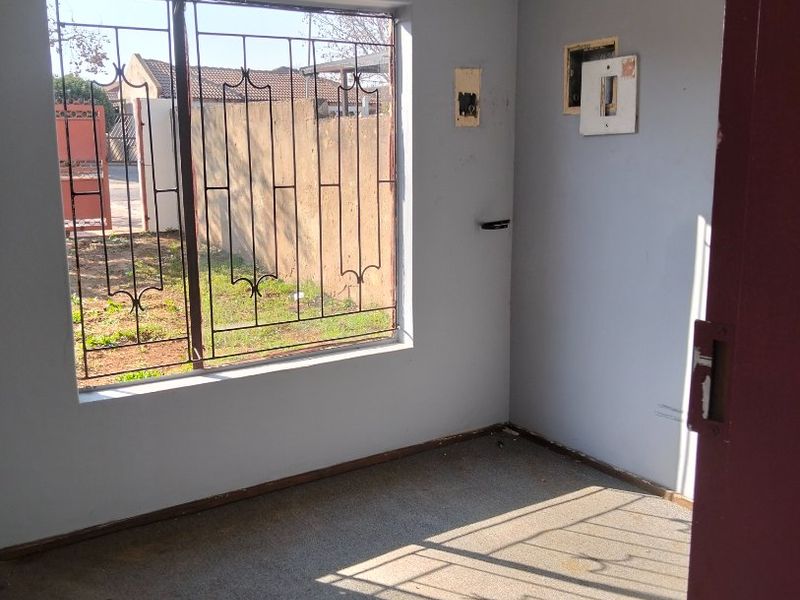 Affordable 3-Bed Family Home in Danville  R990,000 - Photo 9