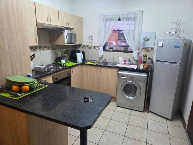 Charming & Spacious Apartment in Sought-After Over-50s Lifestyle Estate - Photo 5