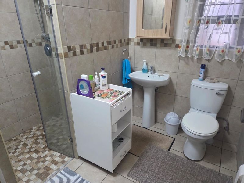 Charming & Spacious Apartment in Sought-After Over-50s Lifestyle Estate - Photo 10