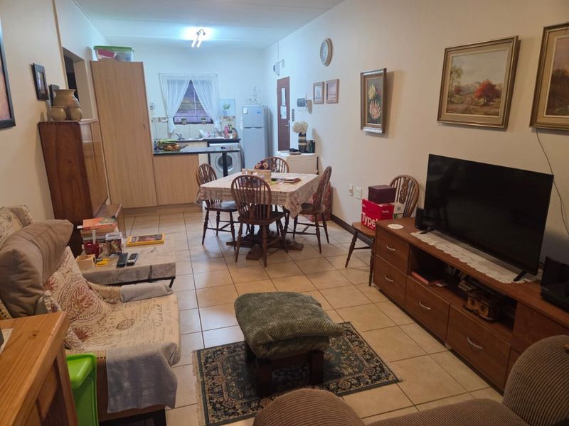 Charming & Spacious Apartment in Sought-After Over-50s Lifestyle Estate - Photo 8