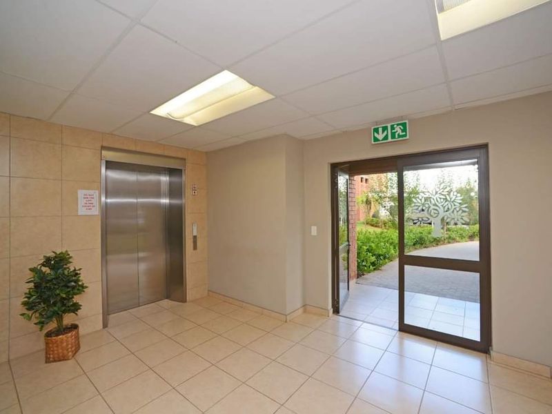 Charming & Spacious Apartment in Sought-After Over-50s Lifestyle Estate - Photo 3