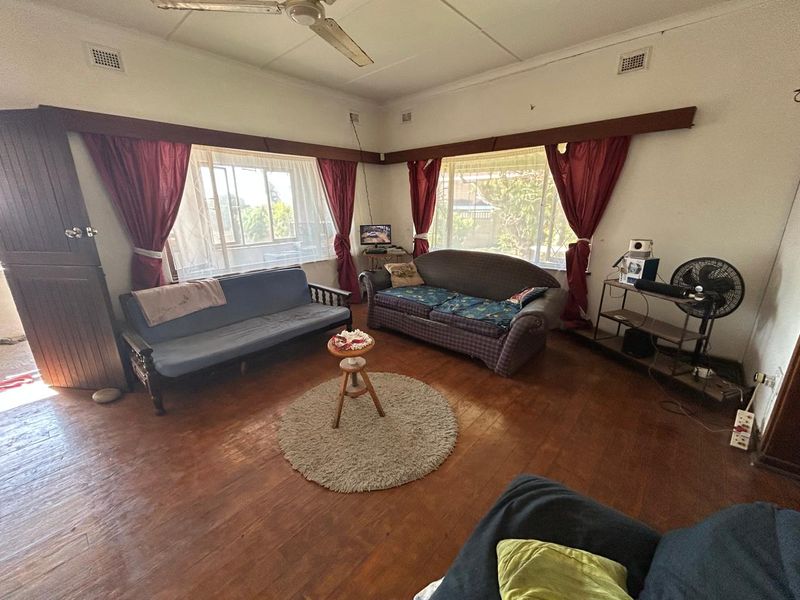 3-Bedroom Home with Flatlet and Breathtaking Ocean Views – Port Edward - Photo 7