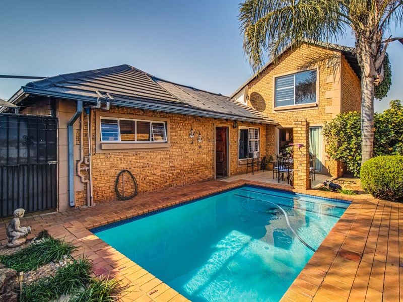 Beautiful Birchleigh Cluster For Sale ... - Photo 1
