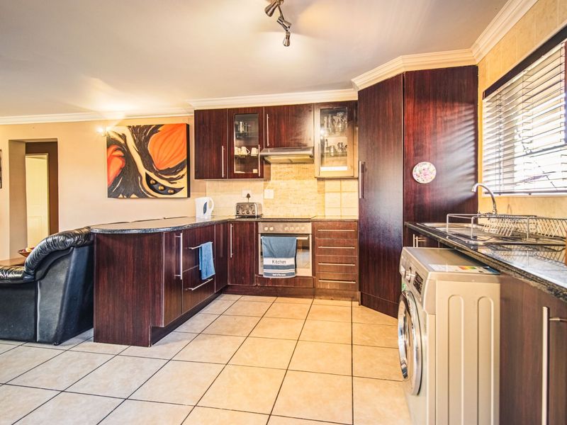 Beautiful Birchleigh Cluster For Sale ... - Photo 2