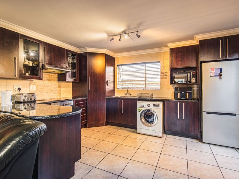 Beautiful Birchleigh Cluster For Sale ... - Photo 3
