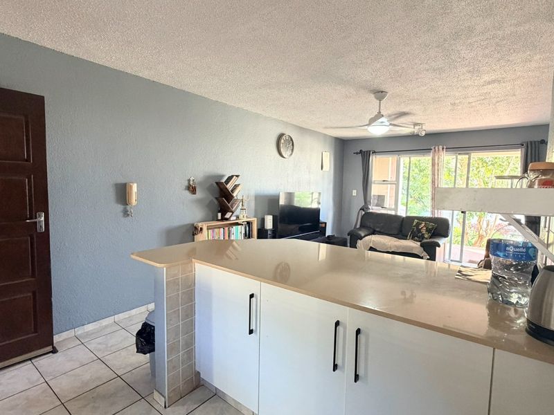 Ground Floor 2 Bedroom  Apartment In Laguna La Crete Uvongo  - Photo 10