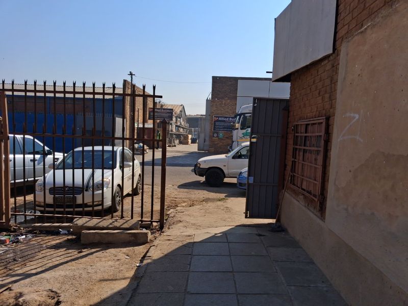 Prime Commercial Investment for Sale – Watloo, Pretoria East - Photo 4