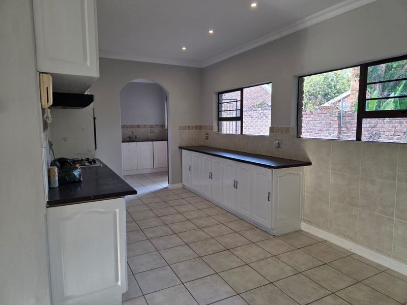 Nahoon Valley Park Every Family Has a Different Story—Added Bonus 1 Bedroom flatlet. This Home Is Ready for Yours. - Photo 3